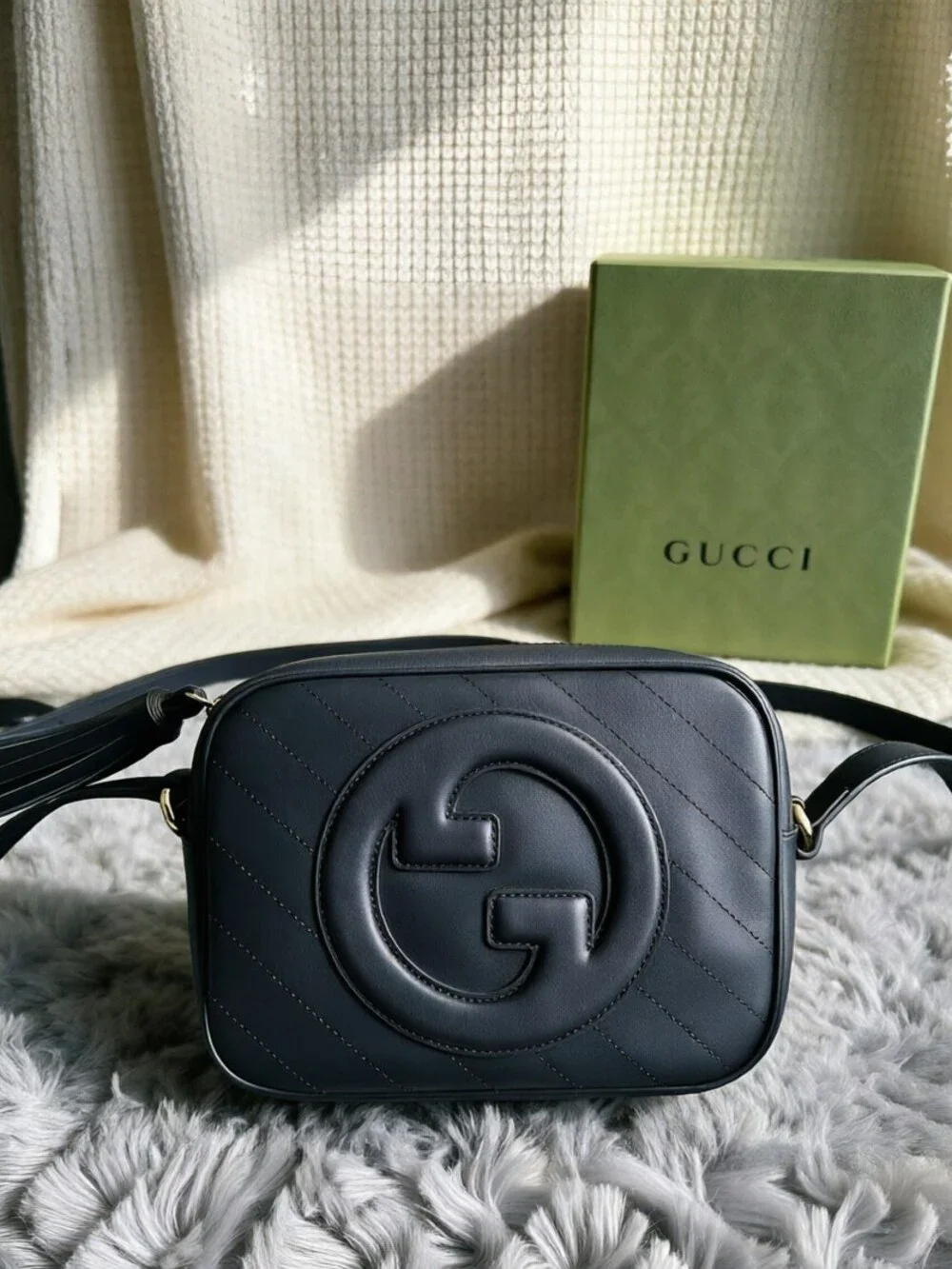 Gucci Blondie Medium Shoulder Bag